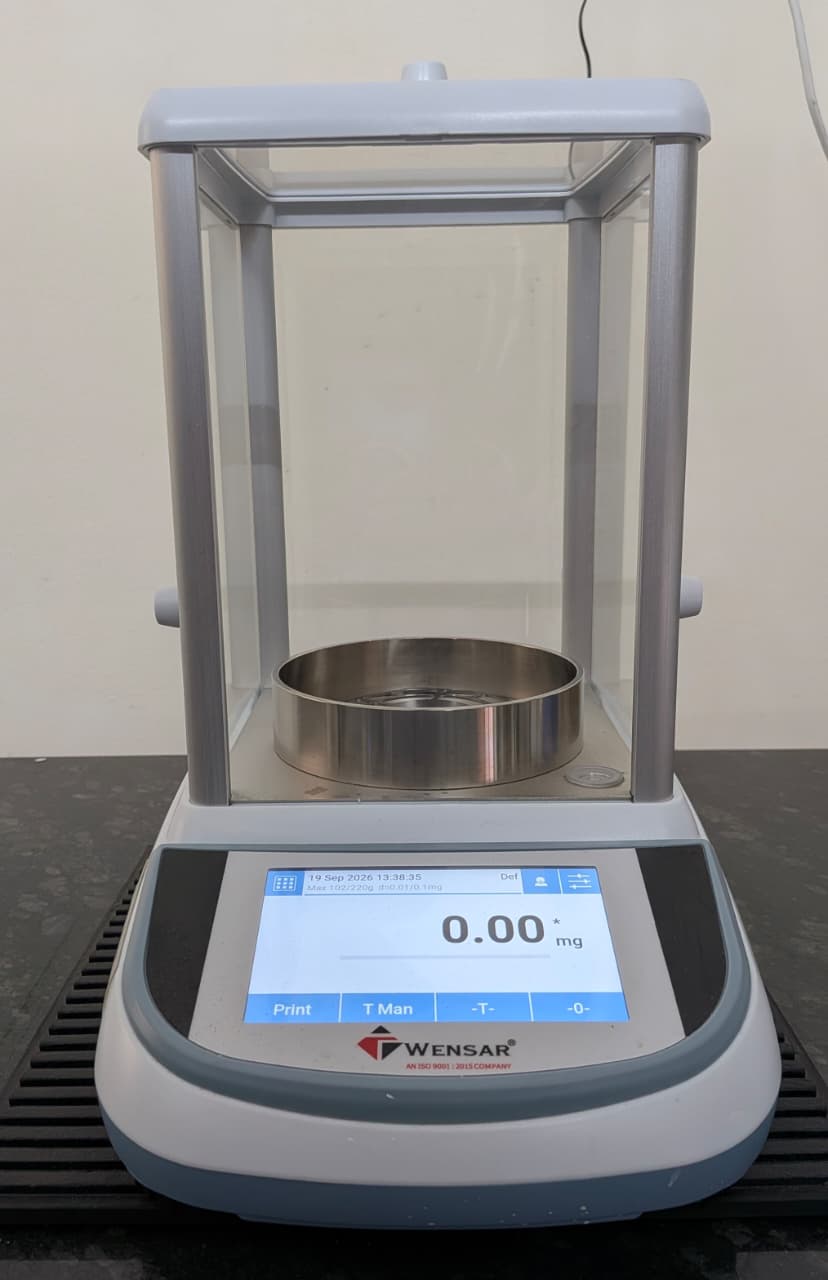 Analytical balance at Yash ChromTec